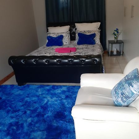 Ruros Guest House Kempton Park Exterior foto